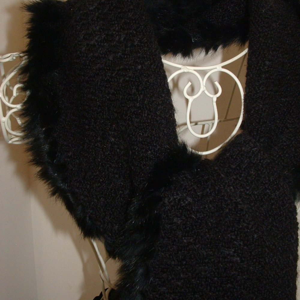 Acrylic Rabbit Fur Trim Scarf - Picture 6 of 8